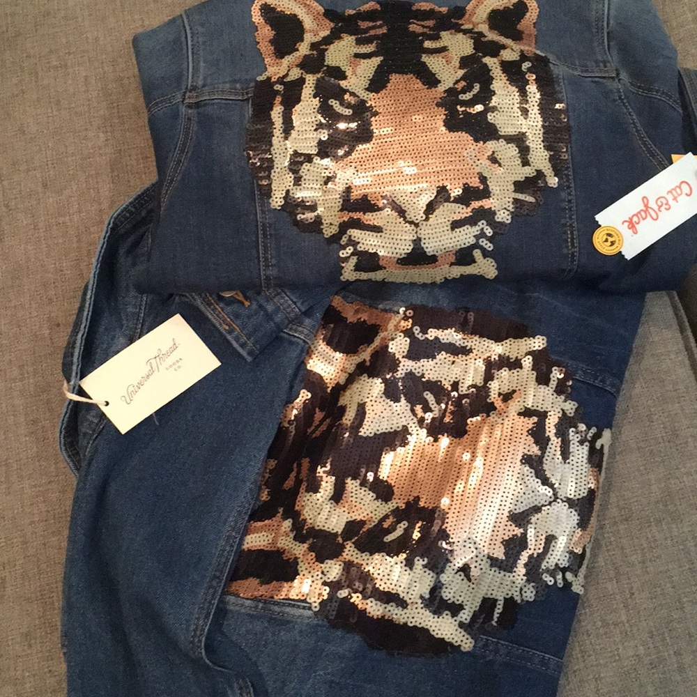 Custom sequin tiger jackets for @lashes01